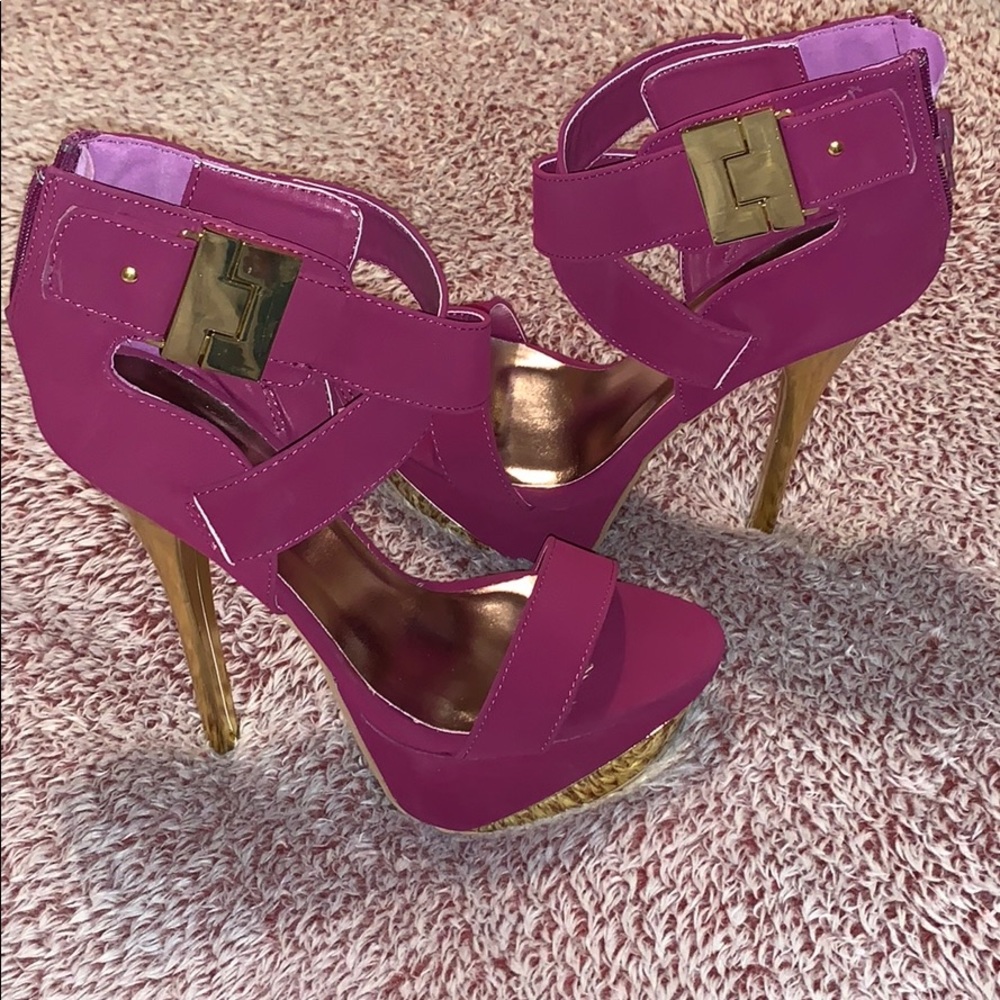 Fuschia Pumps